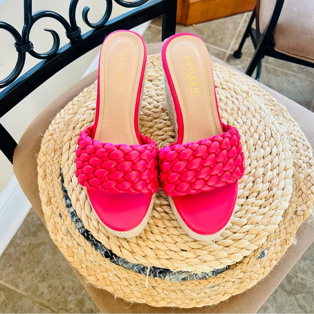 Women's Pink Woven Espadrille Wedges NWOT size 9